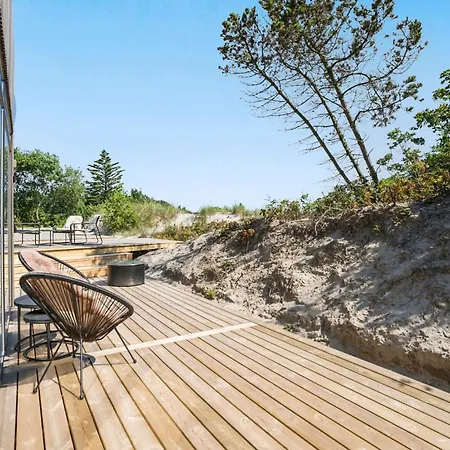 Hébergement de vacances 4 Bedroom Front In